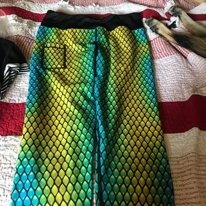 Serpent Capris 12